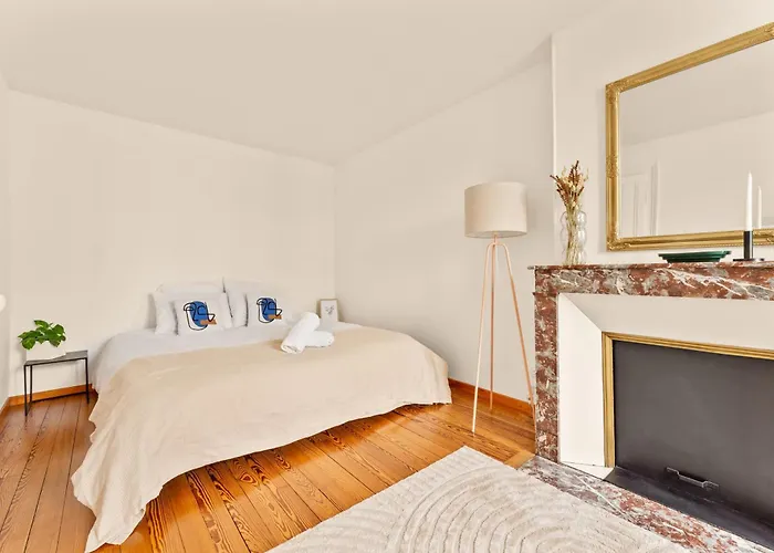 Champagne Escapade - Grand Duplex Hyper Centre Apartment