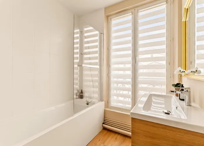 Apartment Champagne Escapade - Grand Duplex Hyper Centre *